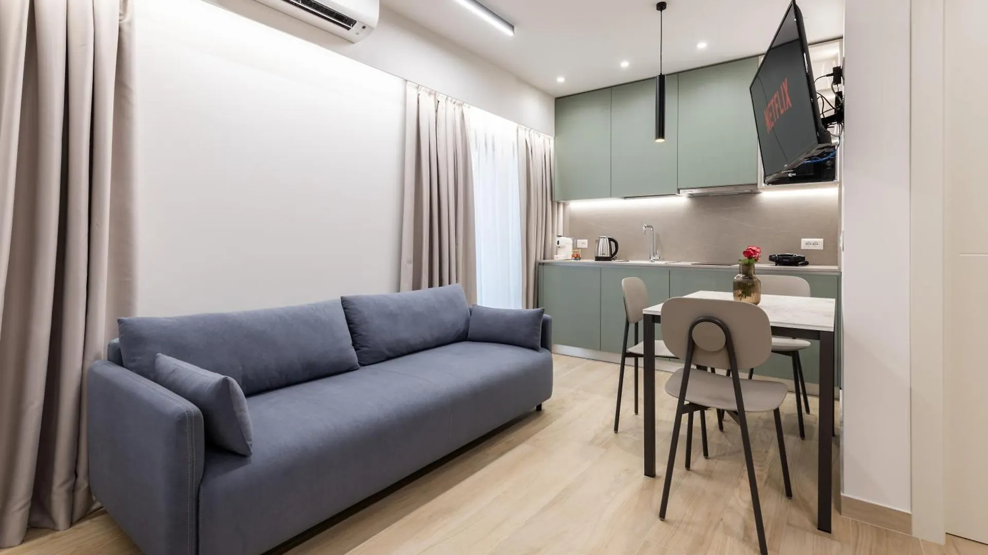 Ener Studios Tirana 0*,  Albania